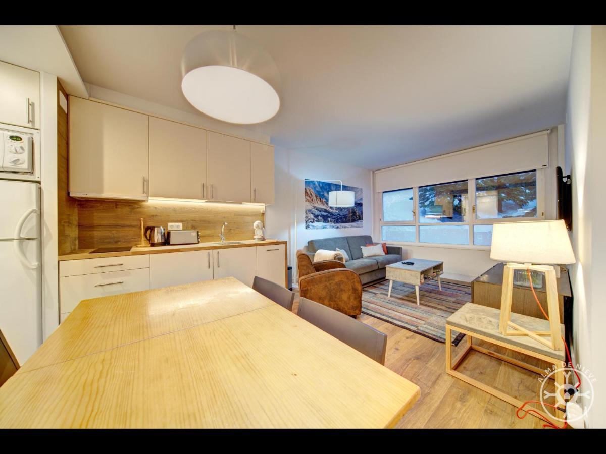 Salana De Alma De Nieve Apartment Baqueira Beret Exterior photo